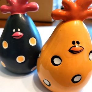 Adorable Cluckers Salt and Pepper Shakers